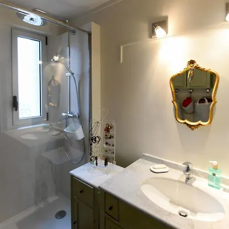 Superb Apt With Balcony And View On Apartment *